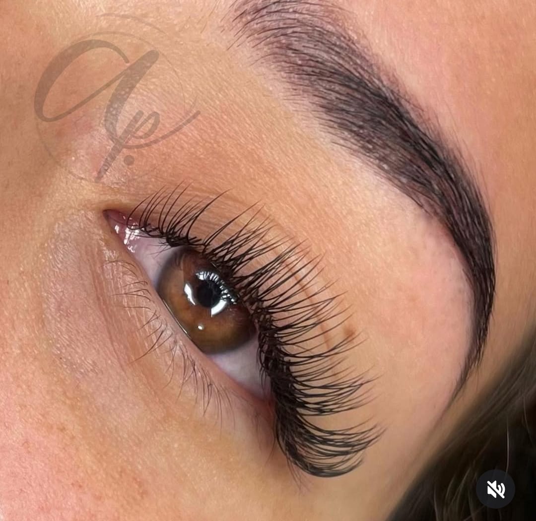 Extensiones de pestañas