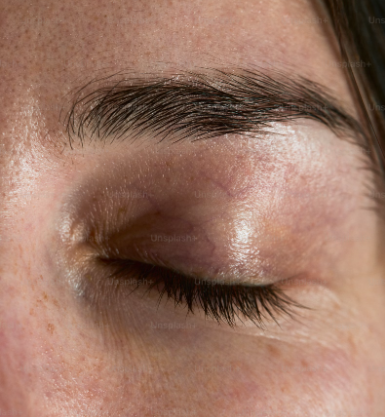 Depilación de cejas y bigote